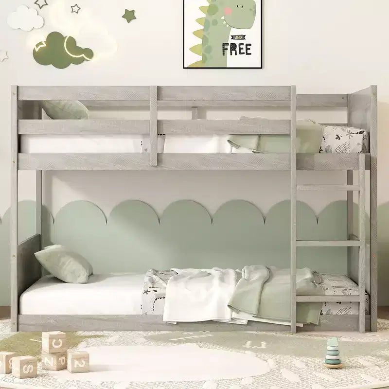 Lit superposé jumeau sur jumeau avec têtes et pieds de lit à panneaux